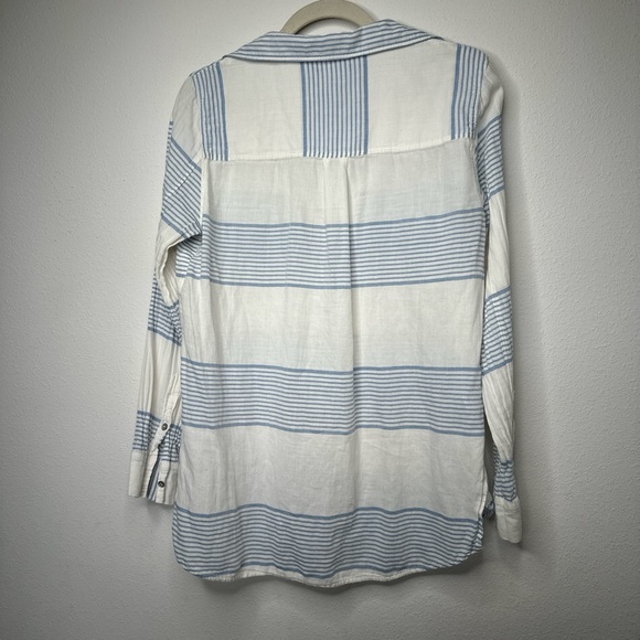 Lou & Grey Blue and White Long Sleeve Button Down Shirt - Picture 3 of 3